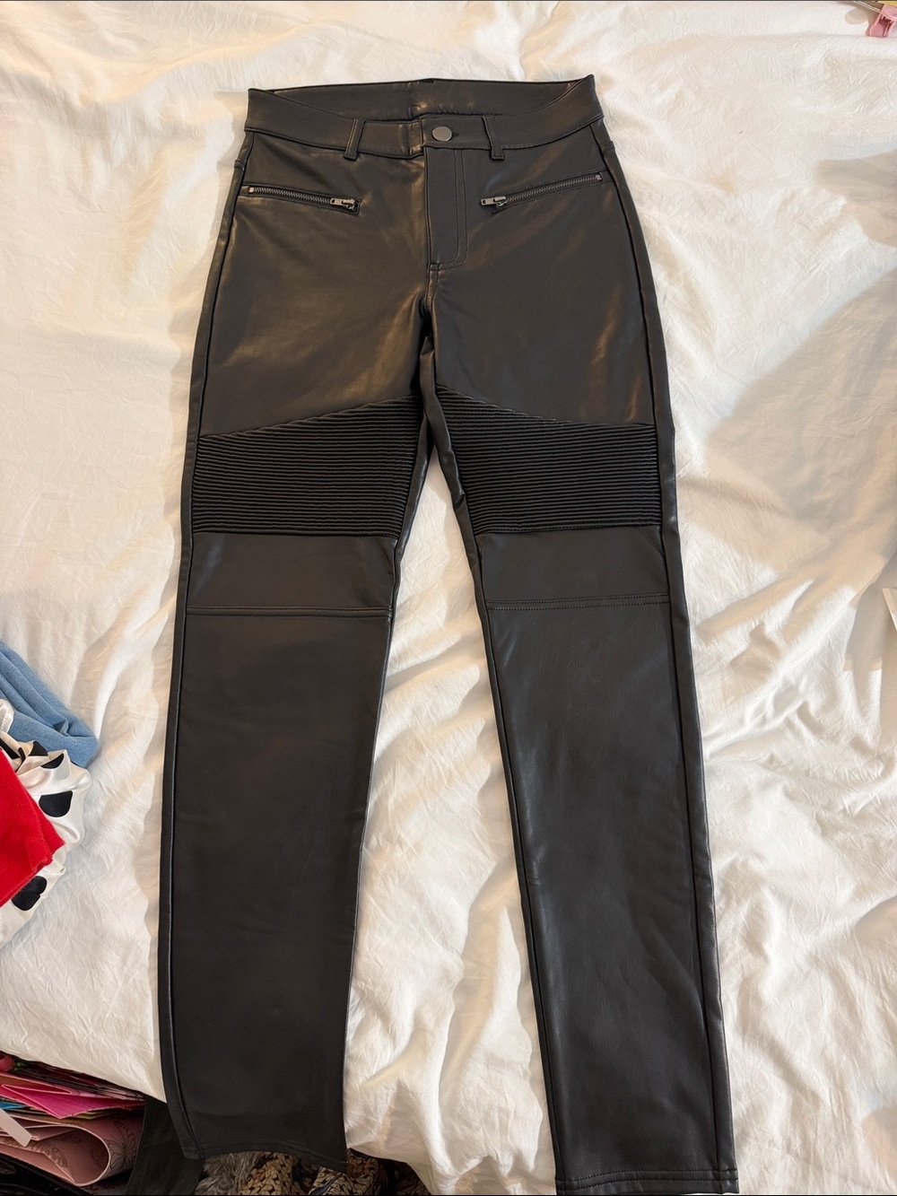 Black Faux Leather Skinny Jeans with Moto Detailing - Women